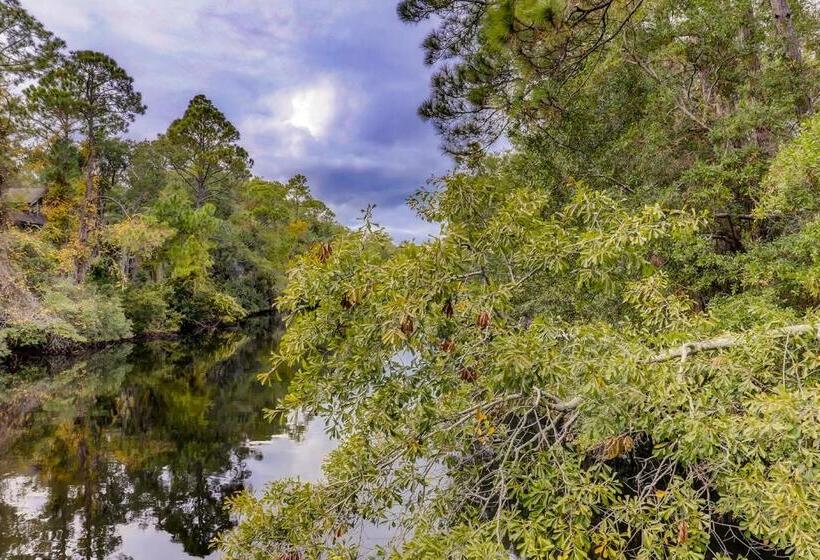 ホテル Hickory Cove 8