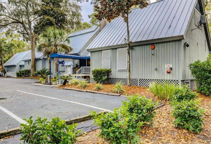 ホテル Hickory Cove 8