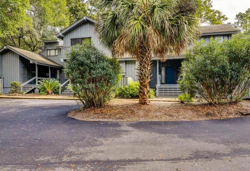 ホテル Hickory Cove 8