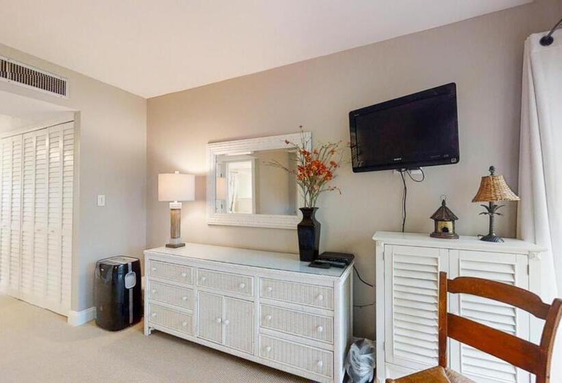 ホテル Hickory Cove 8