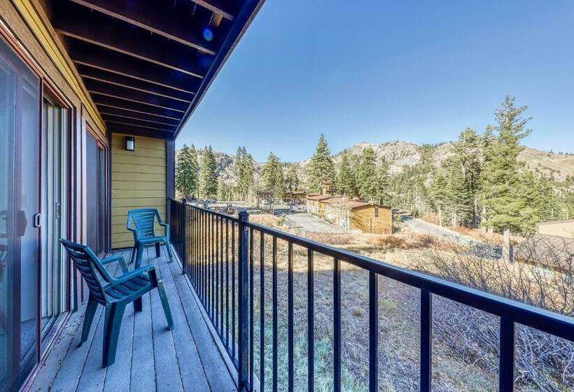 Отель Scott Peak Views