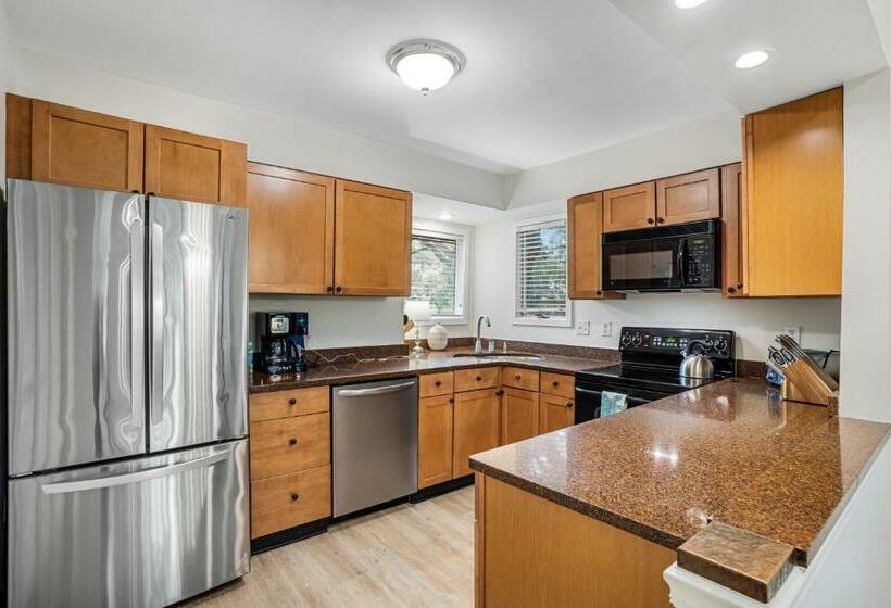 בית מלון כפרי 4552 Parkside Villa