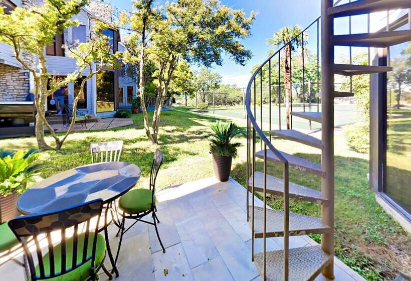 فندق 104 World Of Tennis Square #104