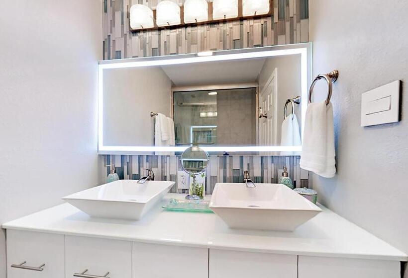 فندق 104 World Of Tennis Square #104