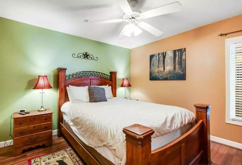 Hotelli Jan S Riverside Retreat