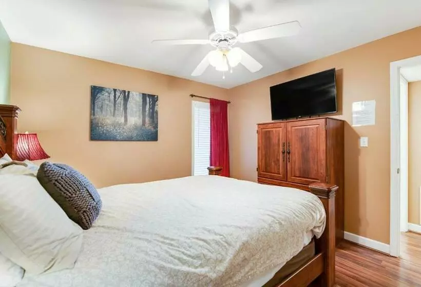 Hotelli Jan S Riverside Retreat