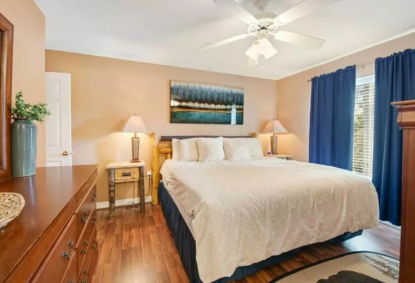 Hotelli Jan S Riverside Retreat
