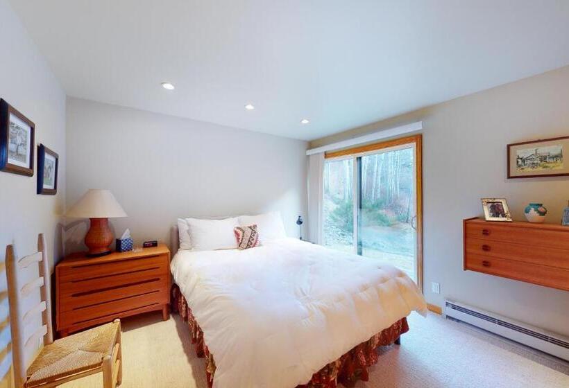 בית מלון כפרי Mountain Magic