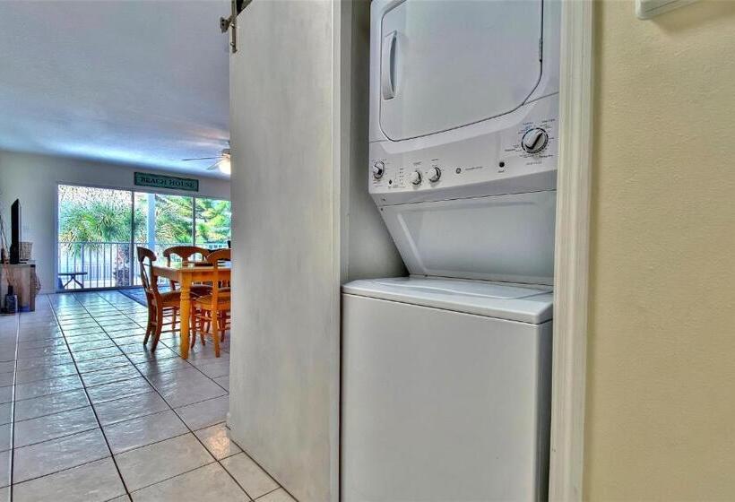 Отель Beachside Villas 204b