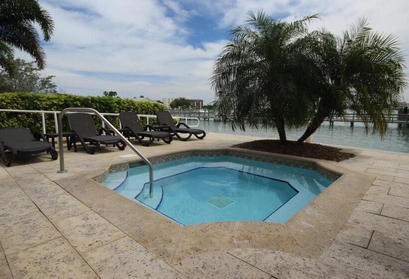 فندق Belle Harbor 13