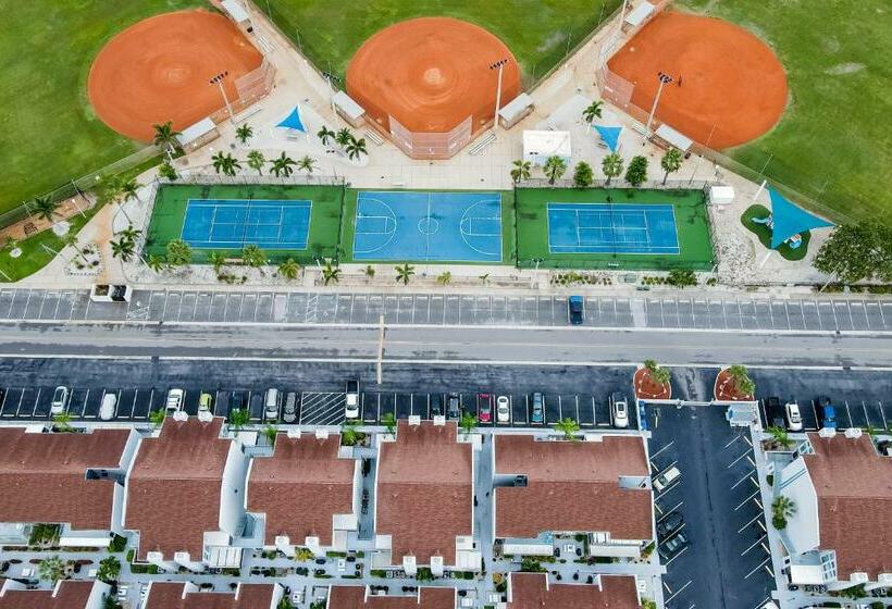 فندق Dockside Destiny