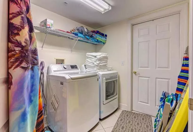 ホテル Barefoot Bungalow