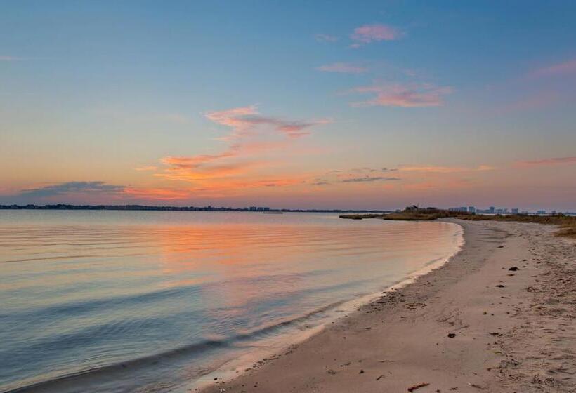 호텔 Bayside Resort 38047 Boxwood Terrace #101