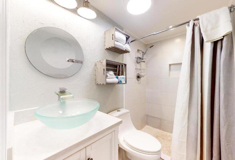 هتل Beachview 321