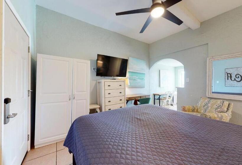 هتل Beachview 321