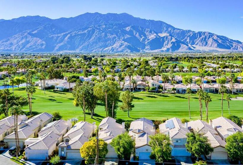 ホテル Desert Oasis On Private Golf Course Permit# Blic 000,133 2021