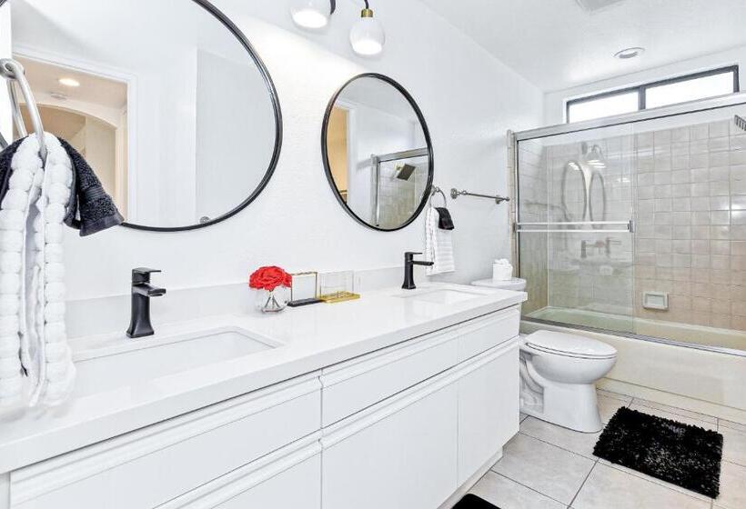 ホテル Desert Oasis On Private Golf Course Permit# Blic 000,133 2021