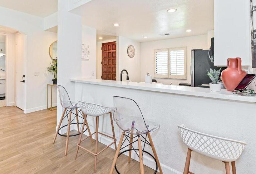 ホテル Desert Oasis On Private Golf Course Permit# Blic 000,133 2021