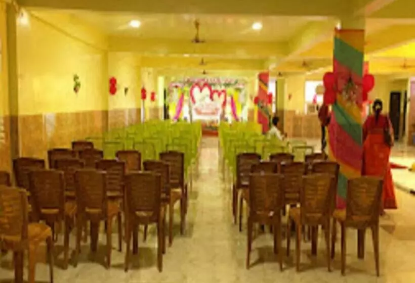 Hotelli Glory Grand, Rajgir