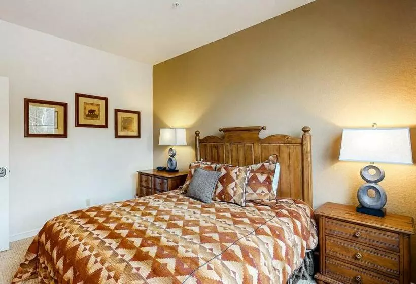 Hotelli Seasons 1840