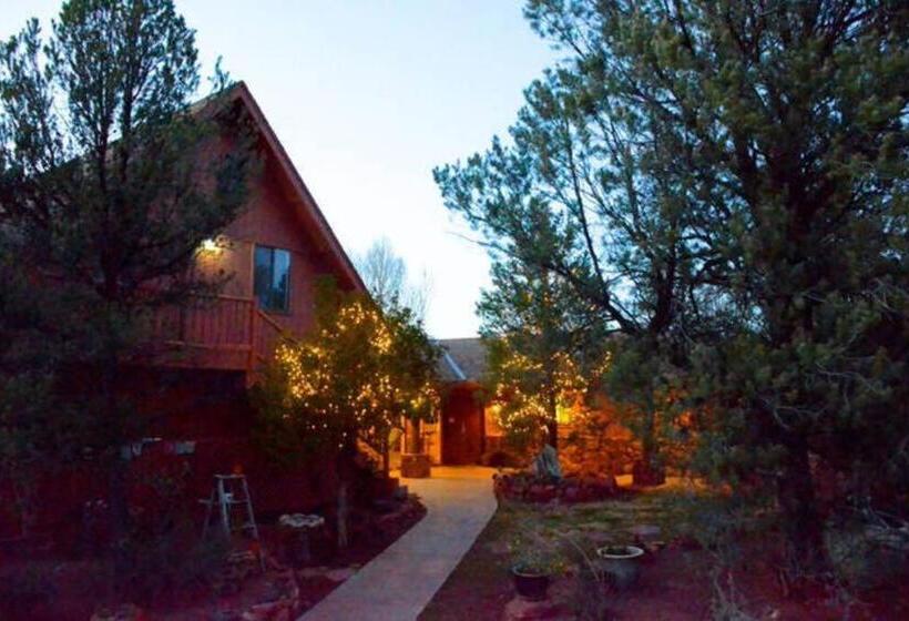 هتل The Mountain Lion   Horses Sedona S Most Loved