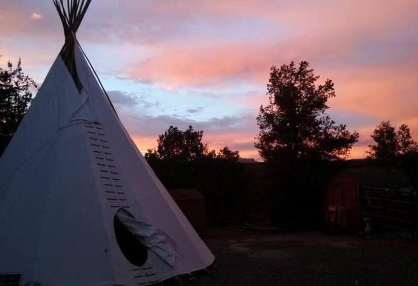 هتل The Mountain Lion   Horses Sedona S Most Loved