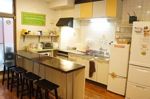 Общежитие Jhoppers Osaka Guesthouse