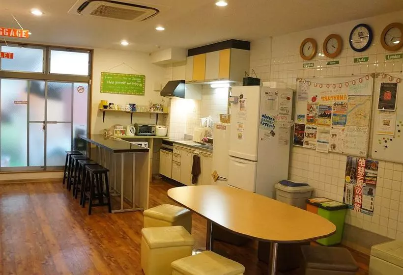 Общежитие Jhoppers Osaka Guesthouse