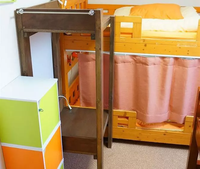 Общежитие Jhoppers Osaka Guesthouse