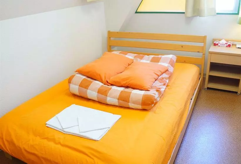 Общежитие Jhoppers Osaka Guesthouse