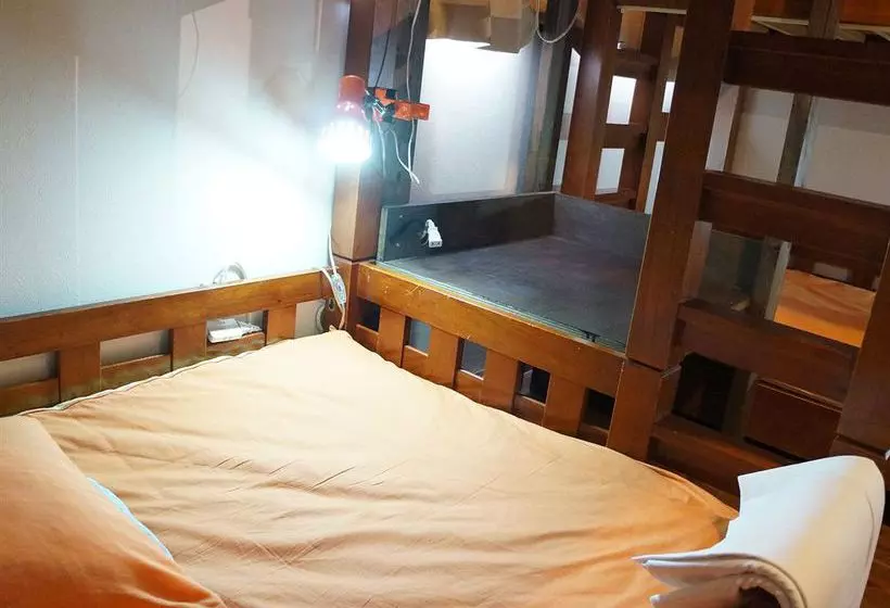 Общежитие Jhoppers Osaka Guesthouse