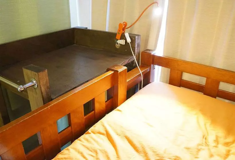 Общежитие Jhoppers Osaka Guesthouse