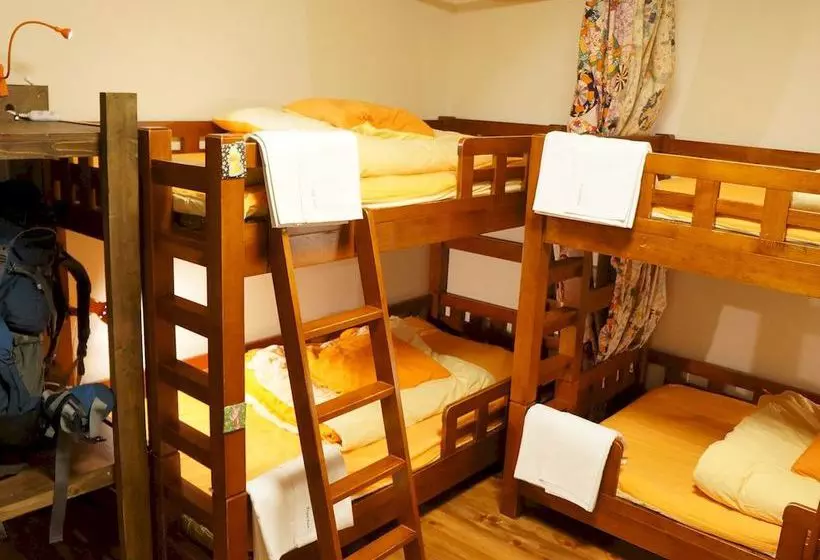 Общежитие Jhoppers Osaka Guesthouse