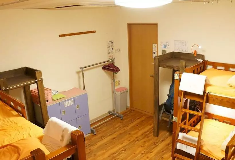 Общежитие Jhoppers Osaka Guesthouse