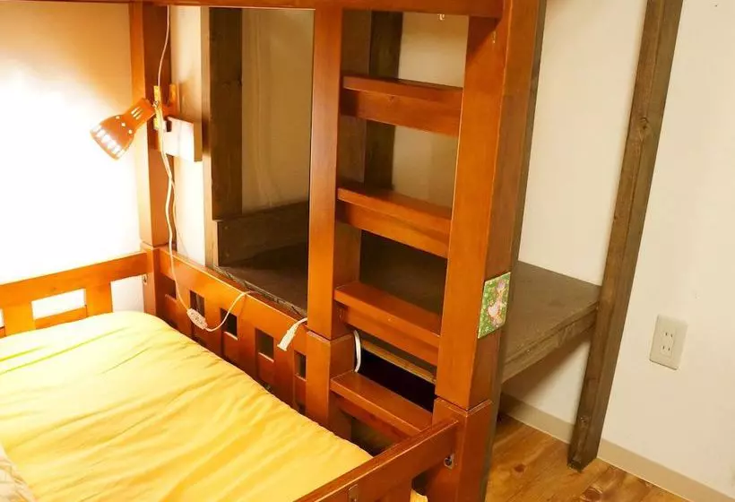 Общежитие Jhoppers Osaka Guesthouse