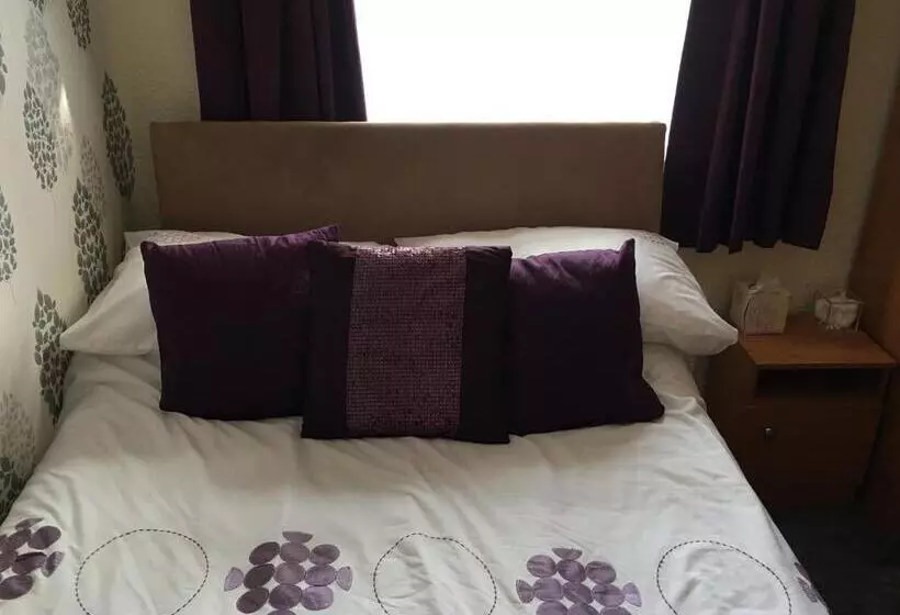 Aamiaismajoitus (B&B) Camelot House