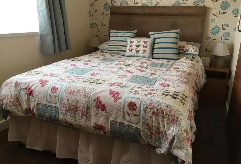 Aamiaismajoitus (B&B) Camelot House