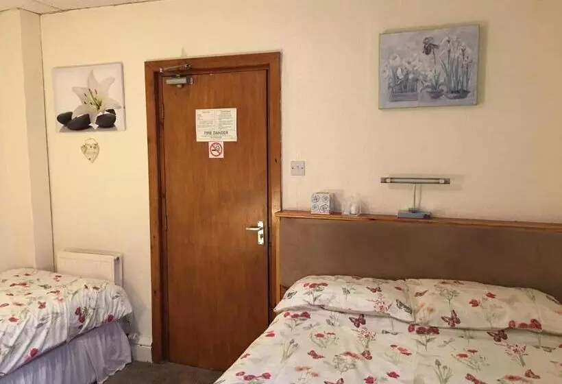 Aamiaismajoitus (B&B) Camelot House