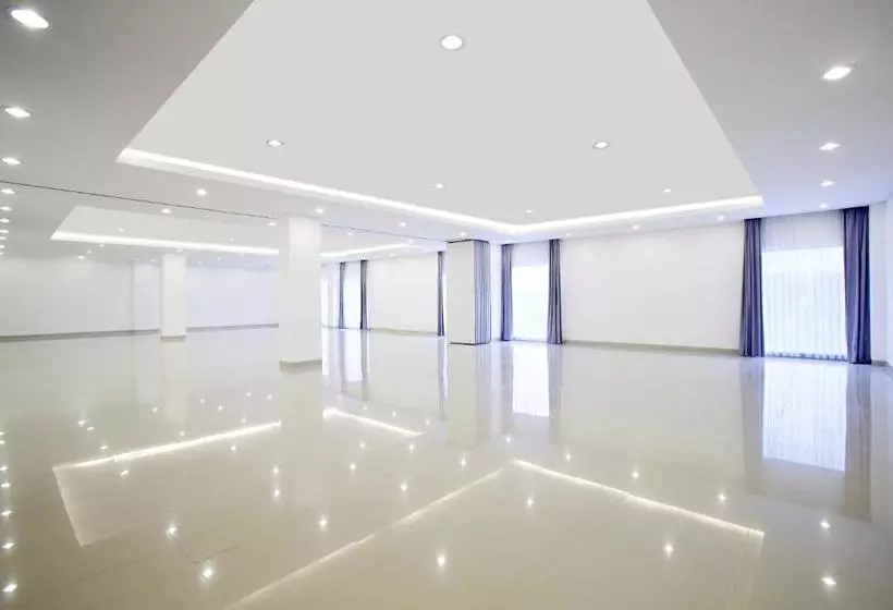 Amaris Hotel Karawang