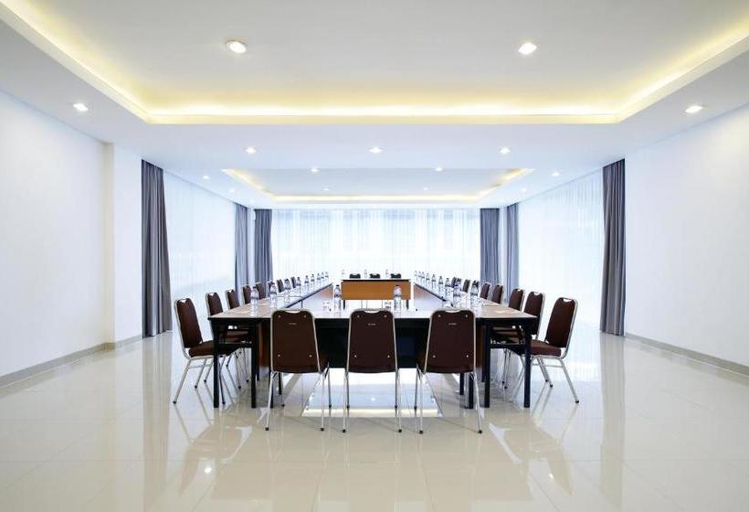 Amaris Hotel Karawang