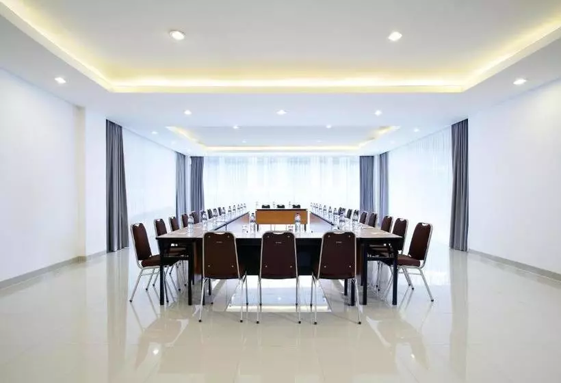 Amaris Hotel Karawang