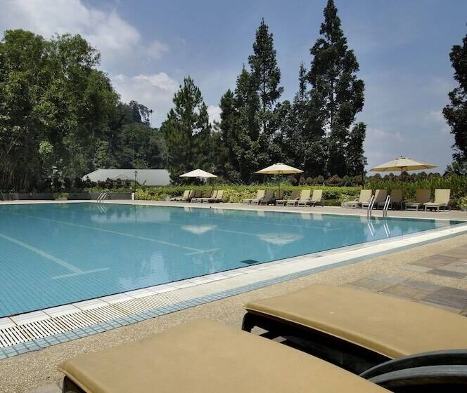 Отель Berjaya Hills Golf & Country Club