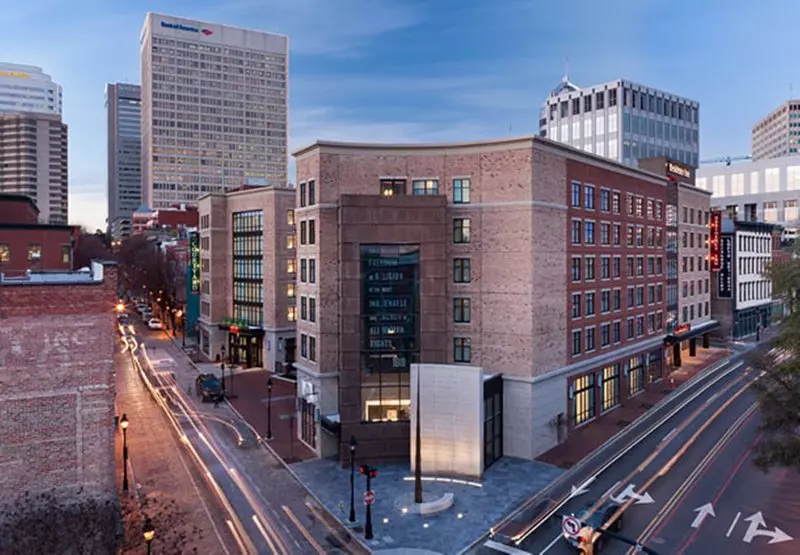 Отель Courtyard By Marriott Richmond Downtown