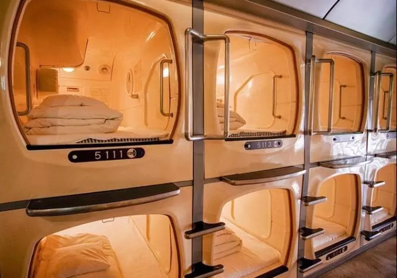 Капсульный Oтель Capsule Inn Osaka