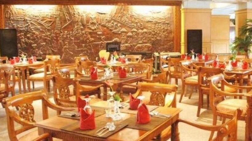 فندق Royal Denai