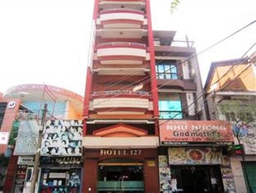 هتل Collection O Madam Cuc