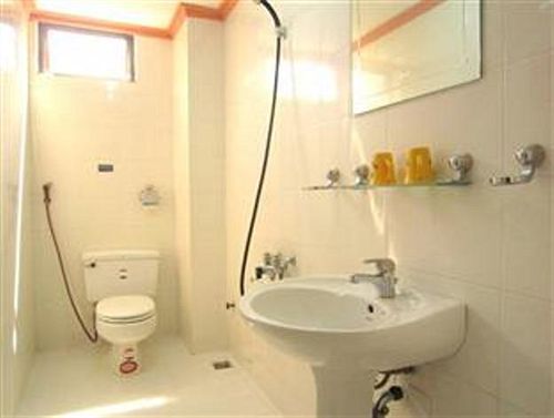 هتل Collection O Madam Cuc