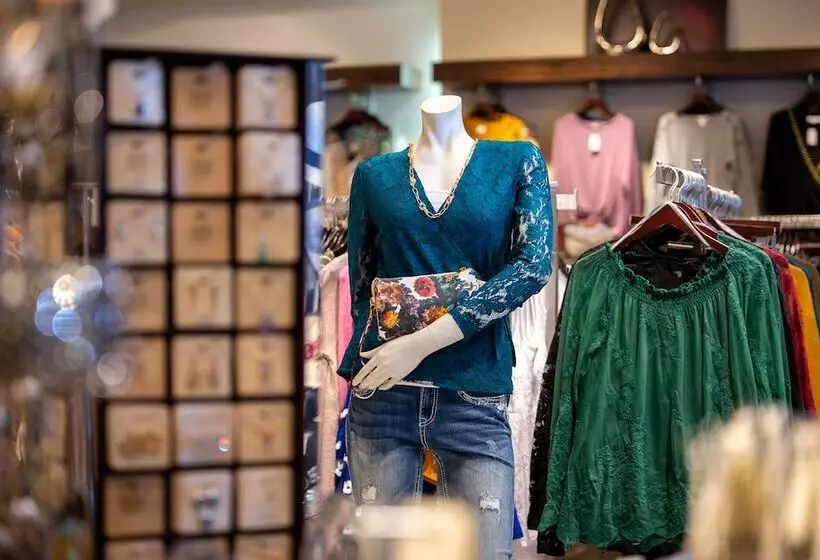 Отель Mohegan Pennsylvania Adults Only