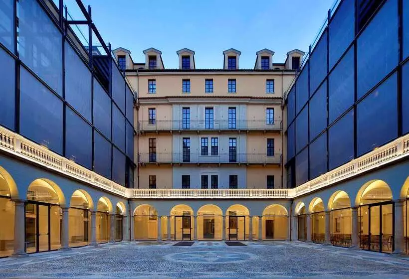 فندق NH Collection Torino Piazza Carlina