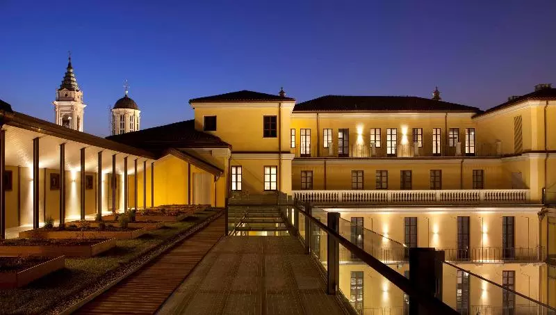 فندق NH Collection Torino Piazza Carlina